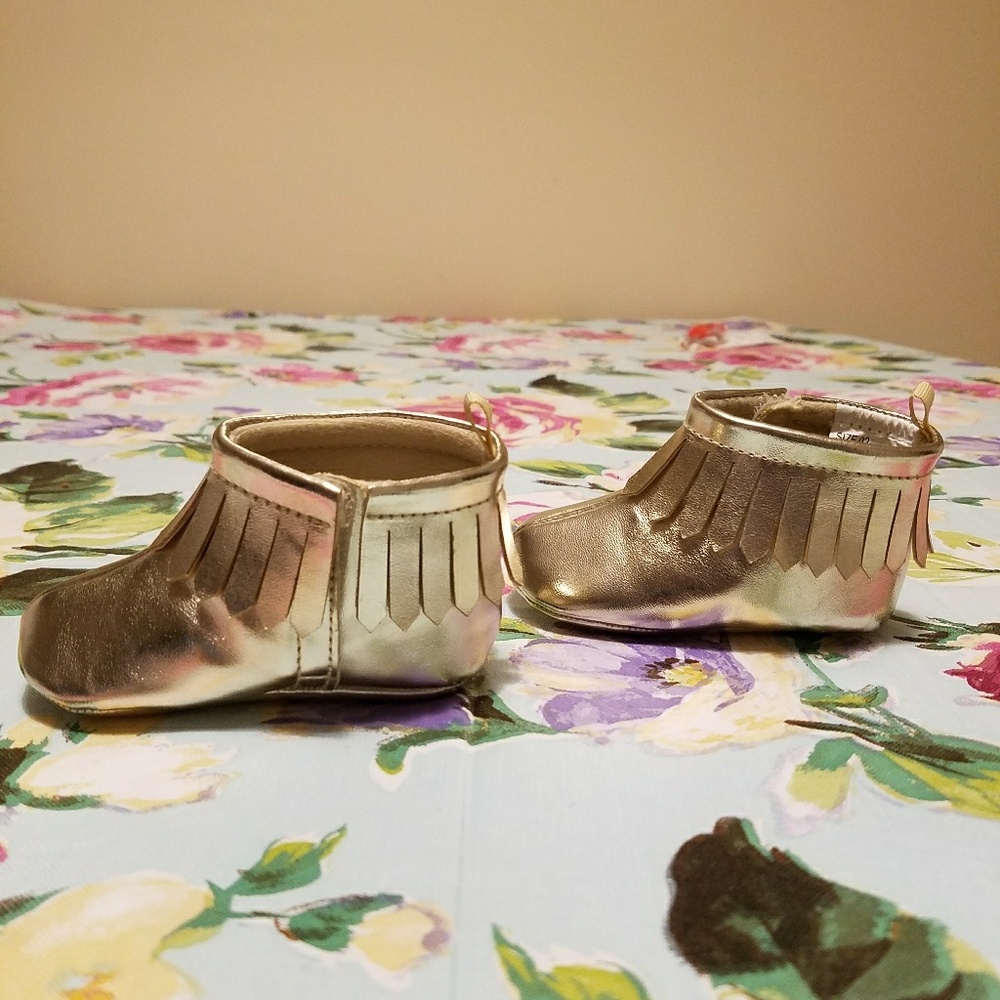 Gymboree Gold Crib Shoes, size 2 - Picture 3 of 6